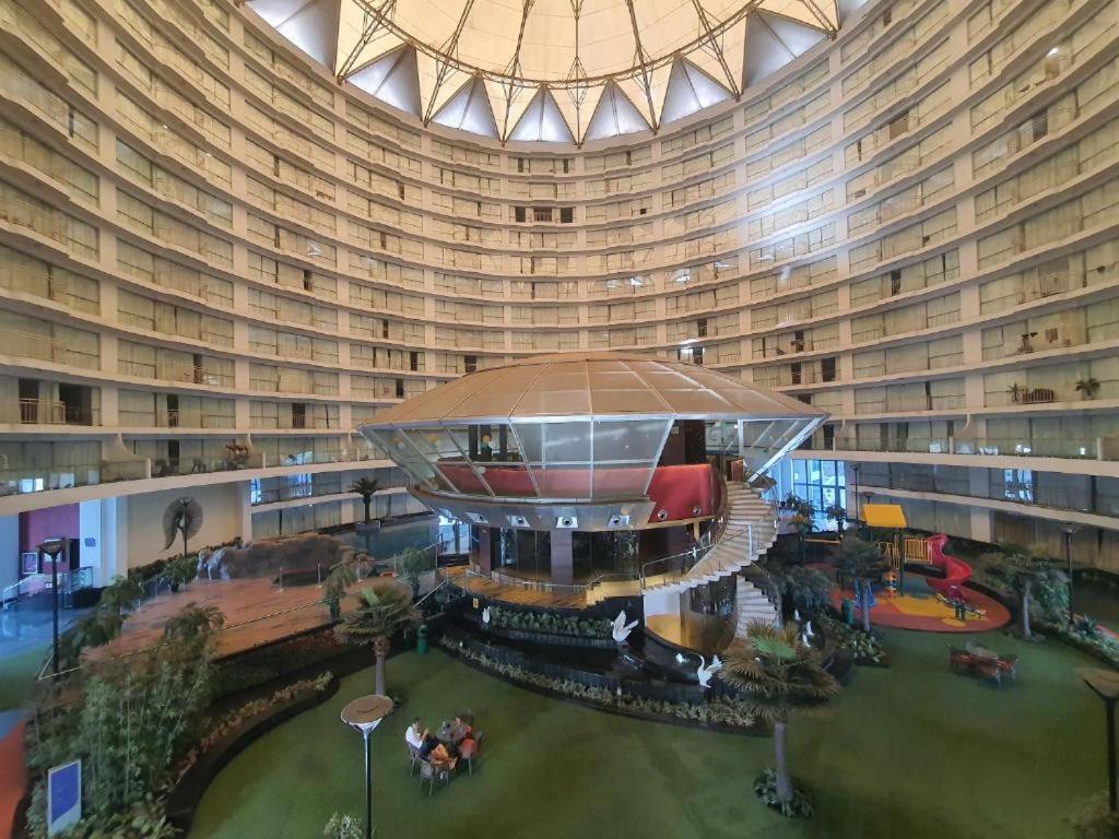 Homestays At Rajhans Belliza Near Airport Surat Esterno foto