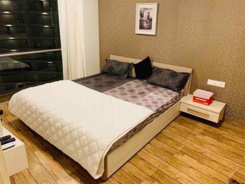 Homestays At Rajhans Belliza Near Airport Surat Esterno foto