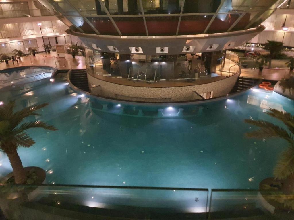 Homestays At Rajhans Belliza Near Airport Surat Esterno foto